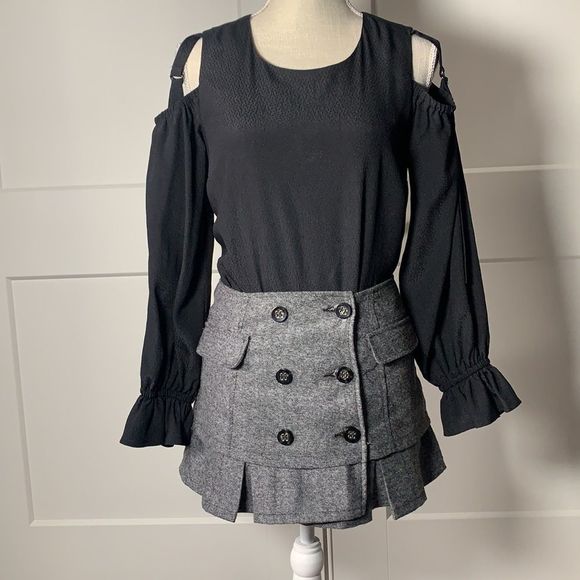 1. State Black blouse open shoulder - Picture 1 of 10